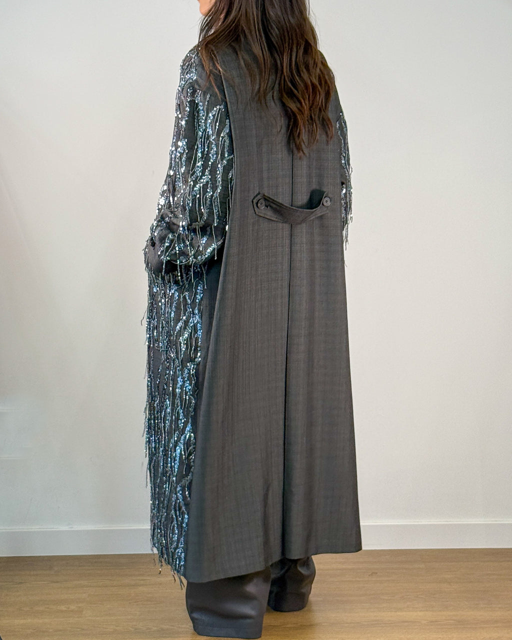 Cappotto Lungo in Tessuto Fiammato con Ricami e Paillettes - Antracite