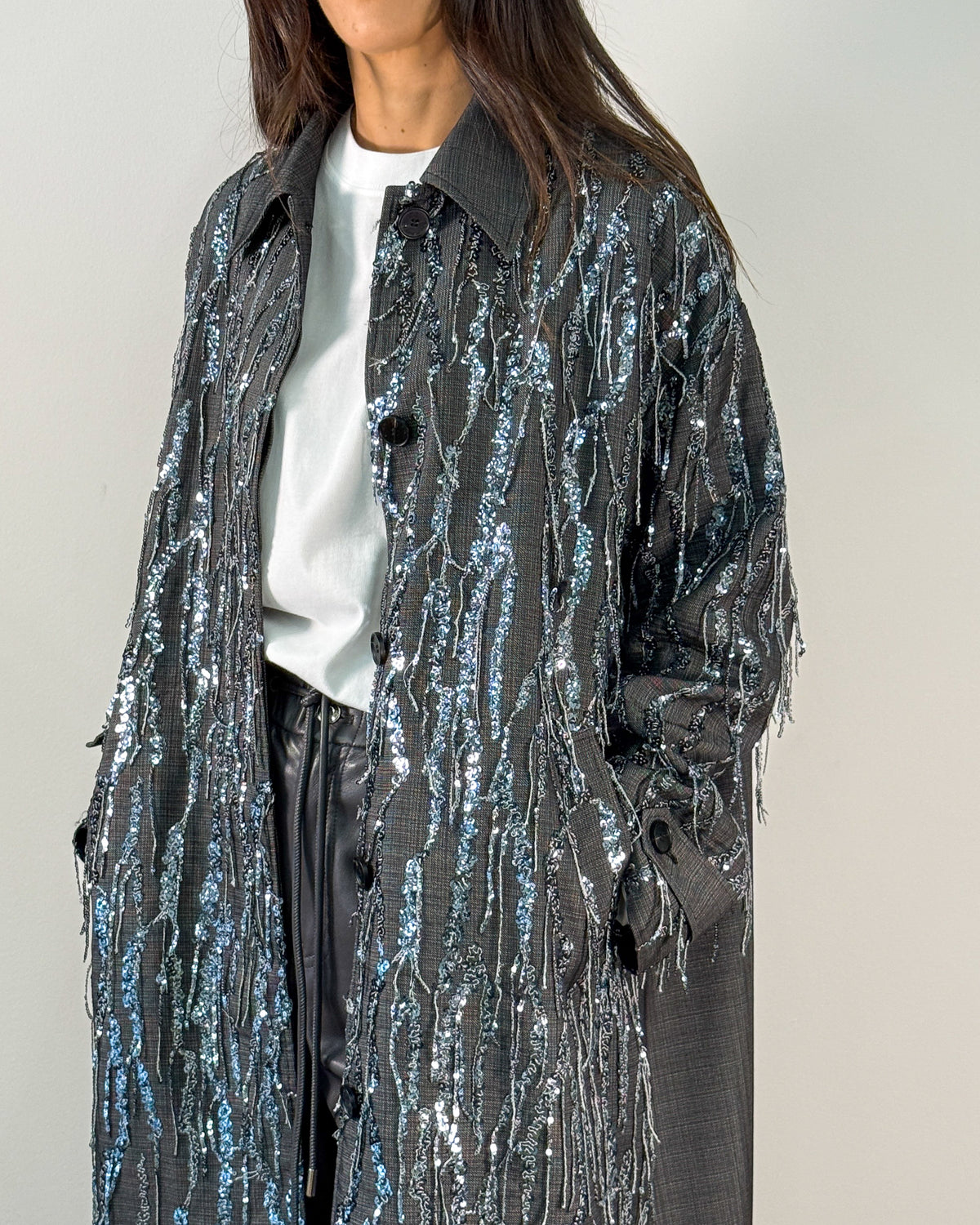Cappotto Lungo in Tessuto Fiammato con Ricami e Paillettes - Antracite