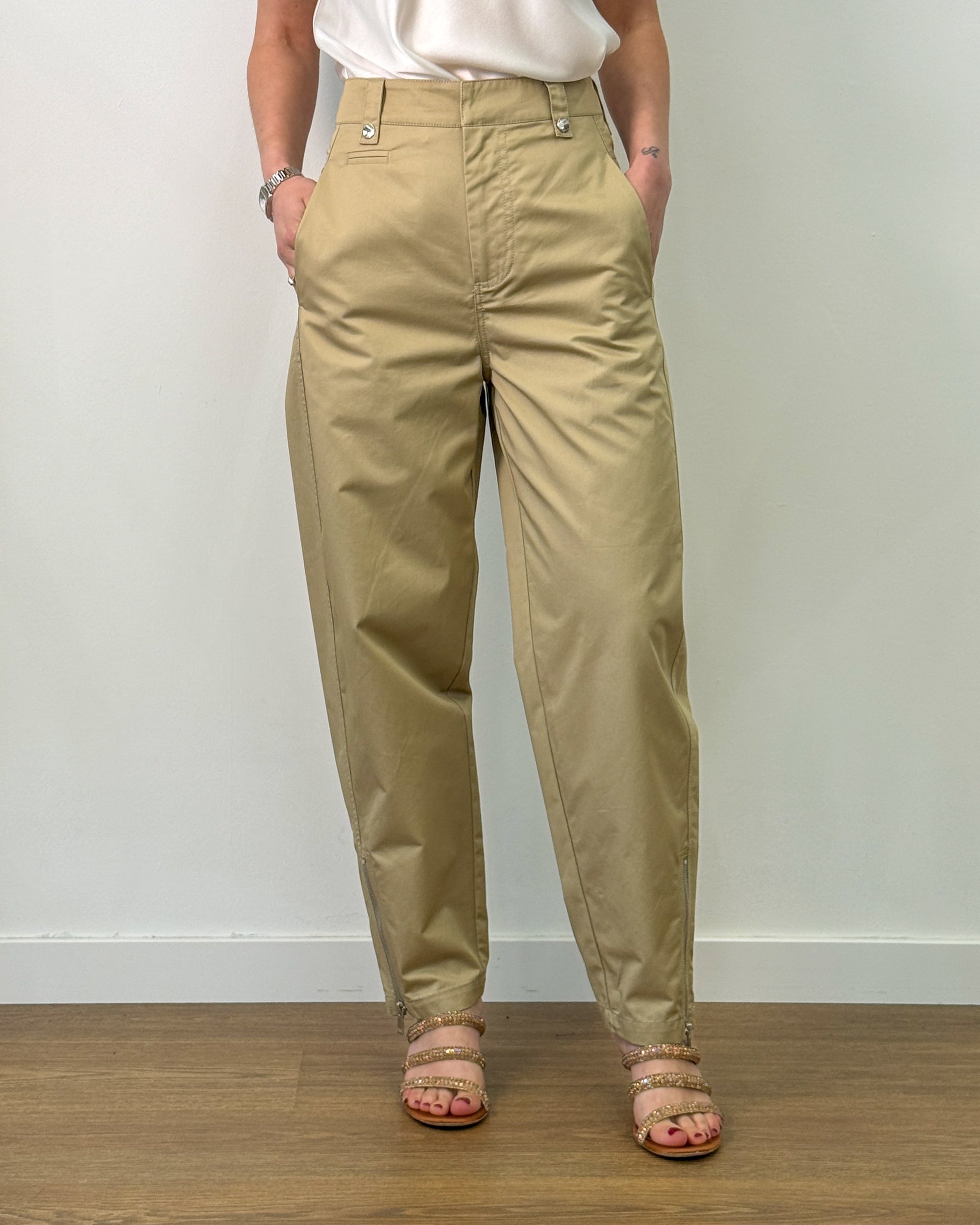 Pantalone in Gabardina di Cotone con Zip all'Orlo - Tea | ISABELLE BLANCHE PARIS