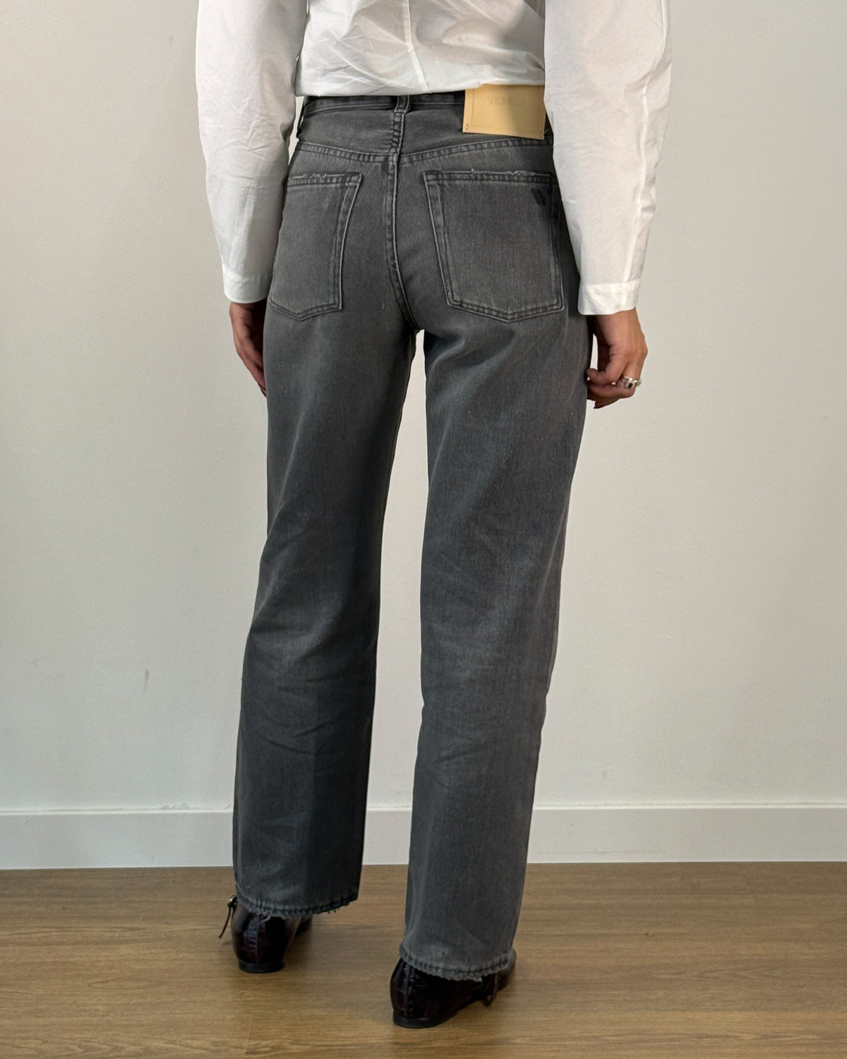 Jeans Dritti in Cotone Effetto Glossy - Grigio