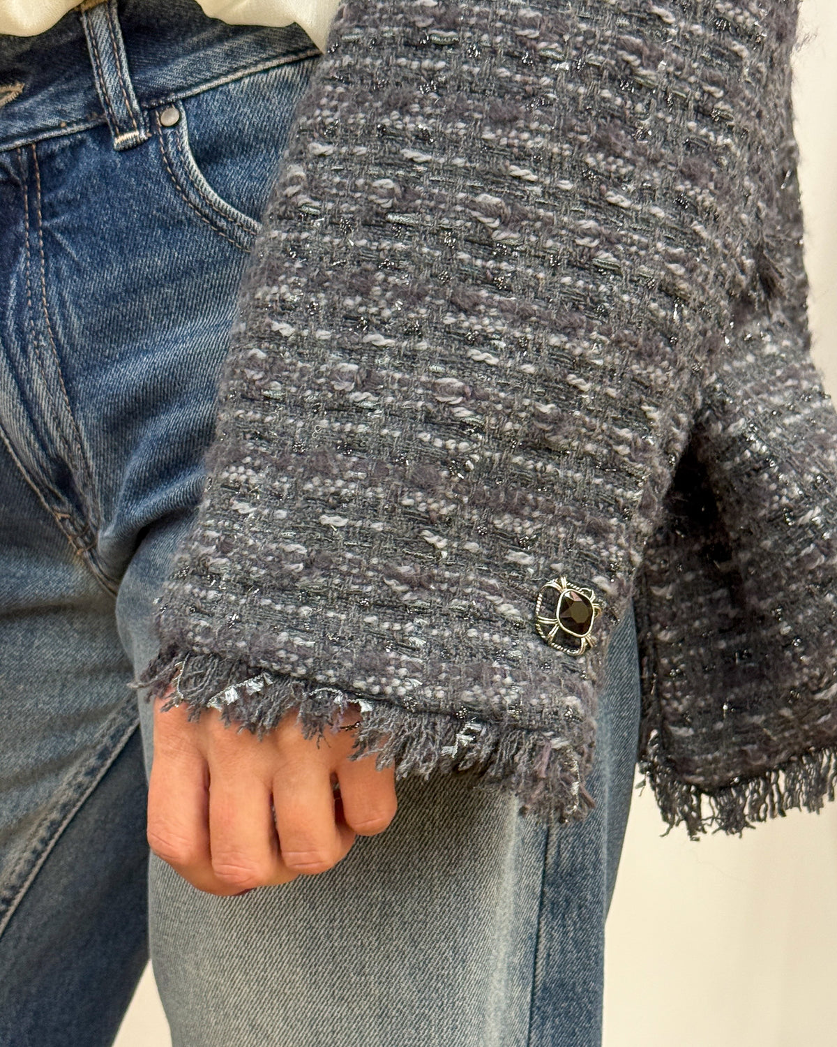Giacca stile Chanel in Tweed con Bottoni Gioiello - Antracite