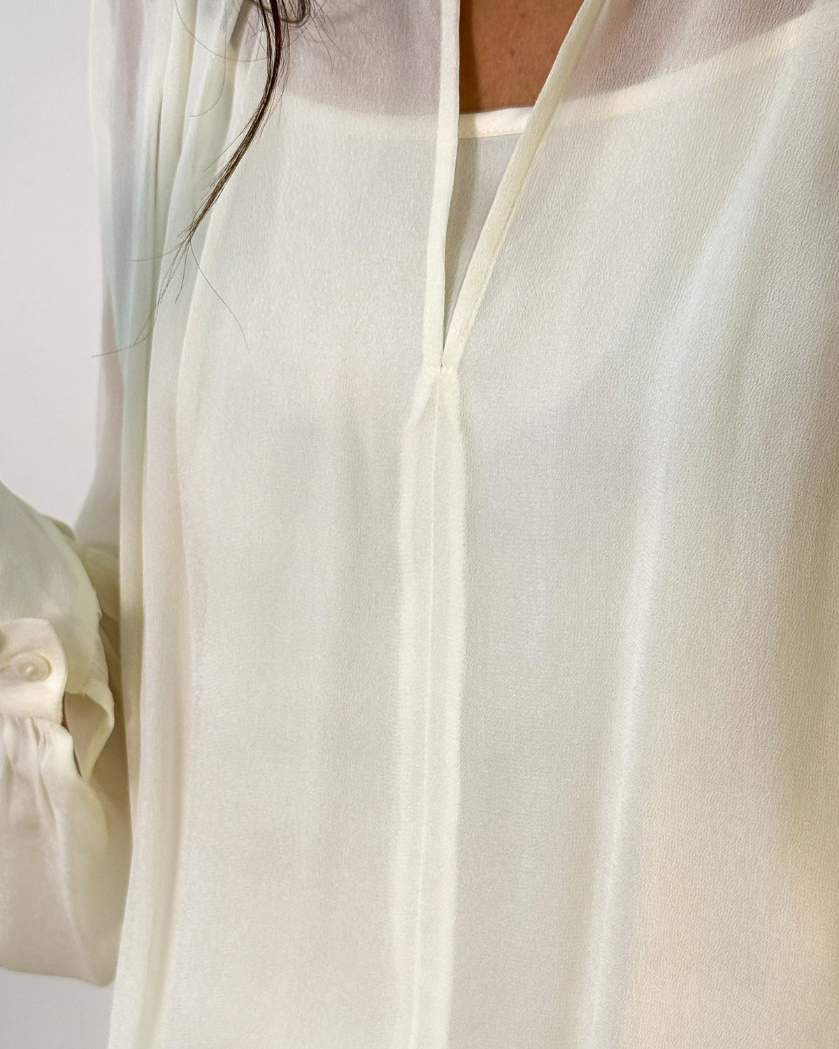 Blusa in Viscosa con Collo a Foulard e Manica a Palloncino - Avorio | ISABELLE BLANCHE PARIS