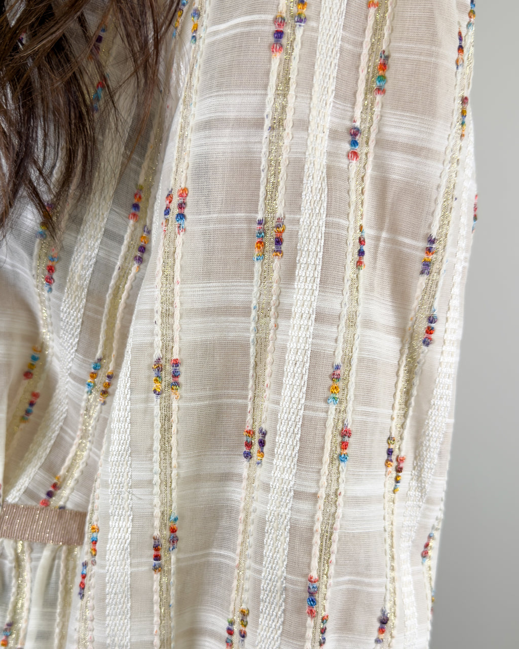 Blusa con Ricami e Bottoni Colorati - Sunrise