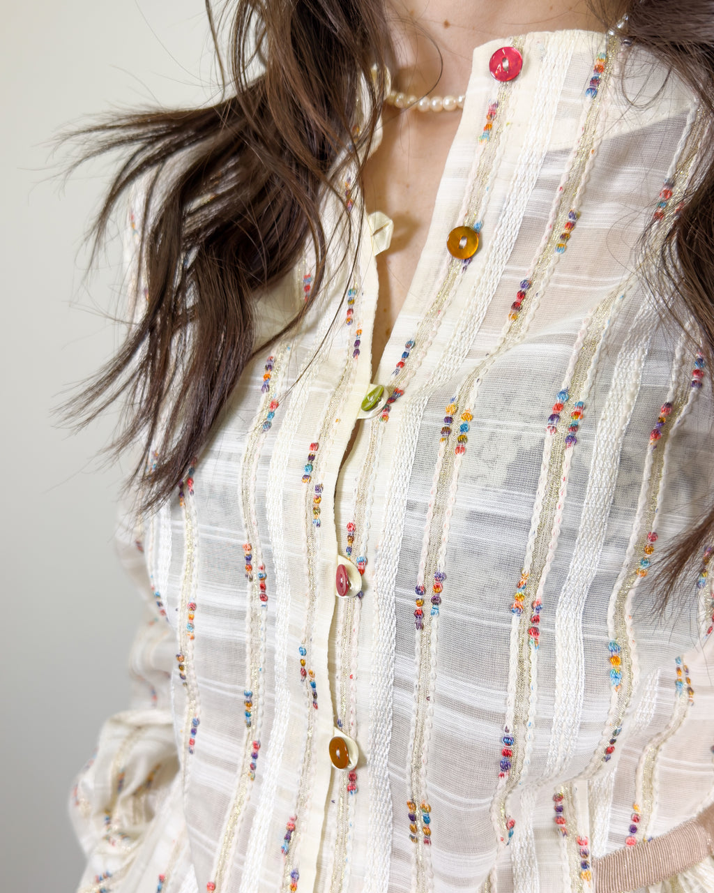 Blusa con Ricami e Bottoni Colorati - Sunrise