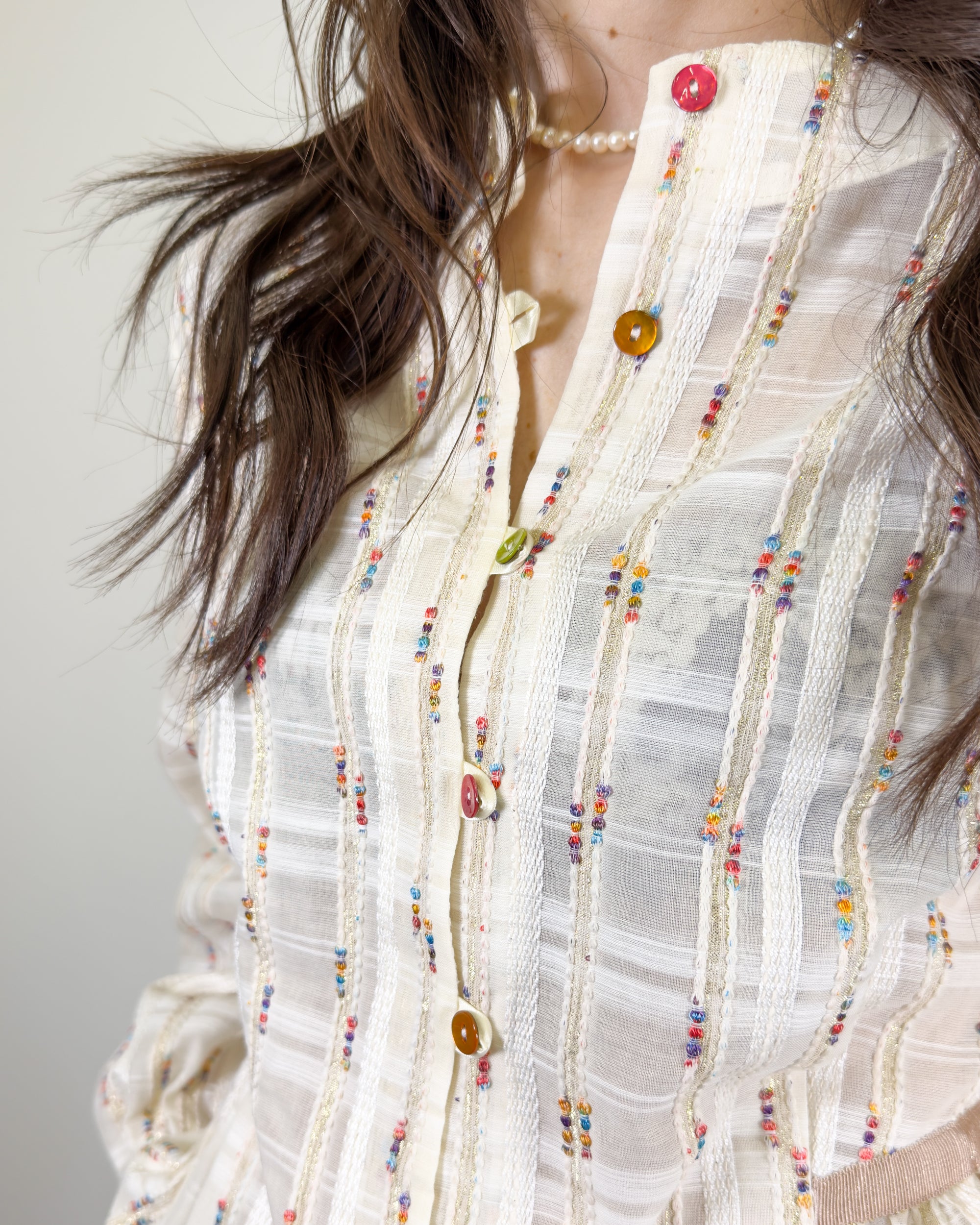 Blusa con Ricami e Bottoni Colorati - Sunrise