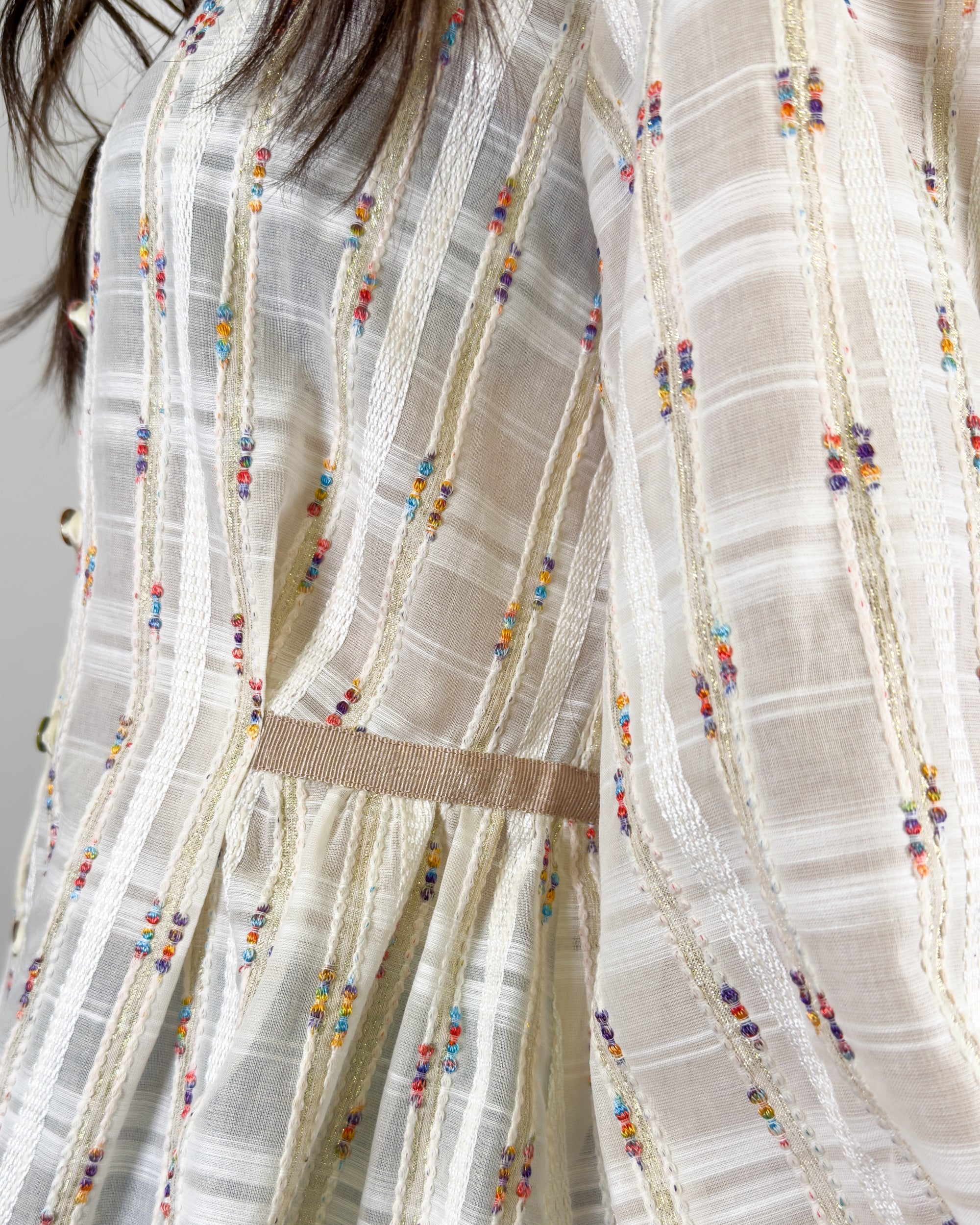 Blusa con Ricami e Bottoni Colorati - Sunrise