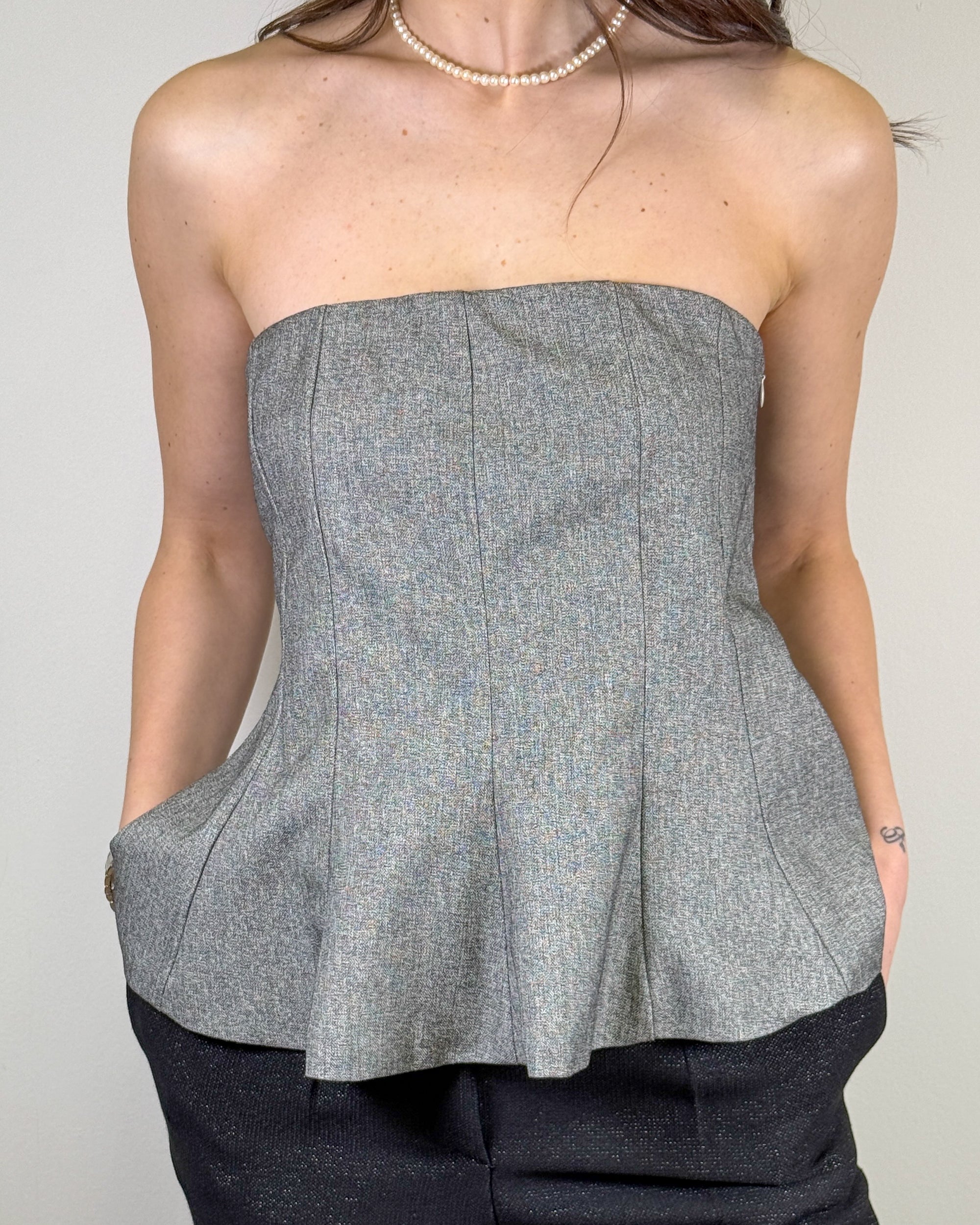 Top a Fascia Strutturato con Fondo a Peplo - Grigio