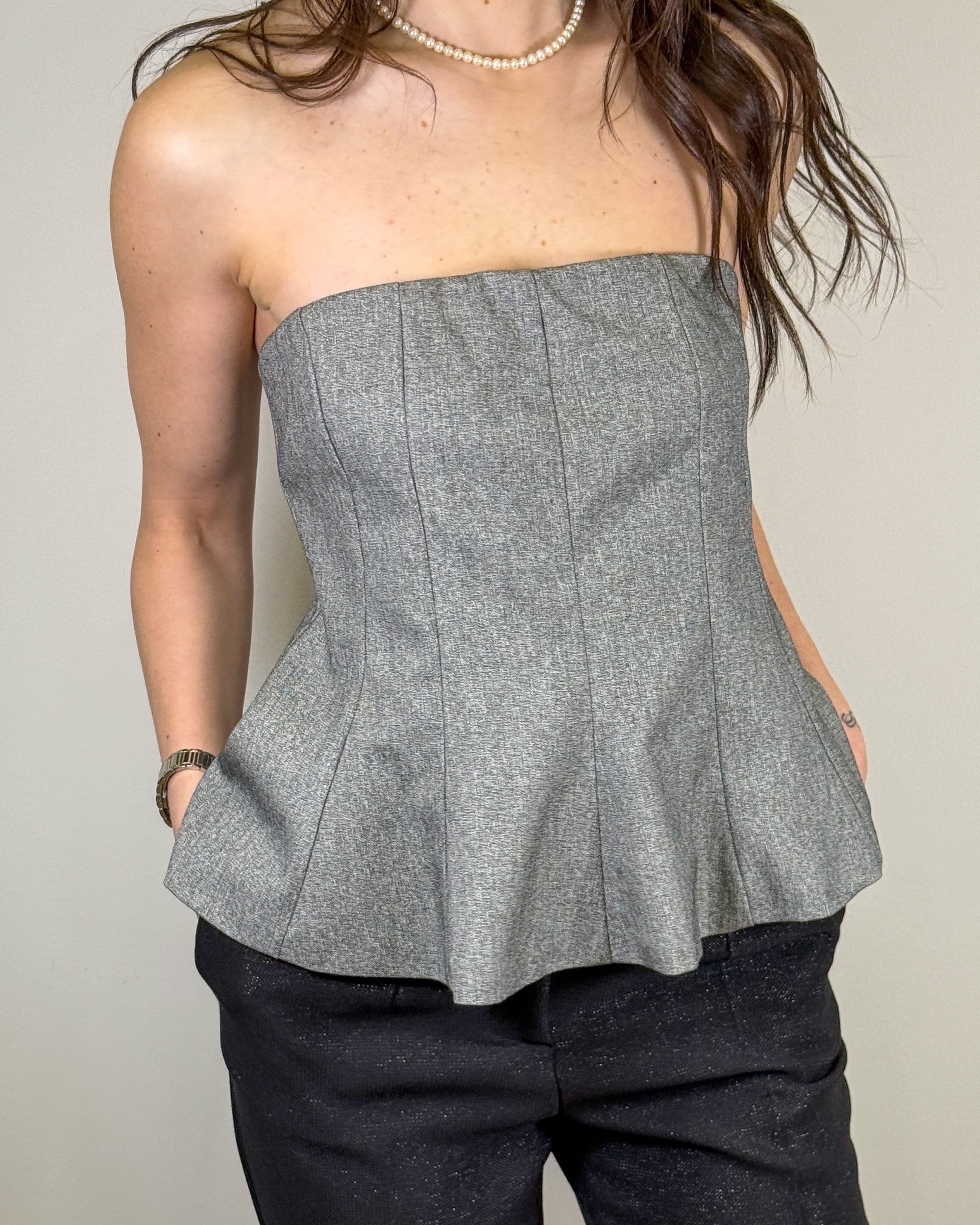 Top a Fascia Strutturato con Fondo a Peplo - Grigio