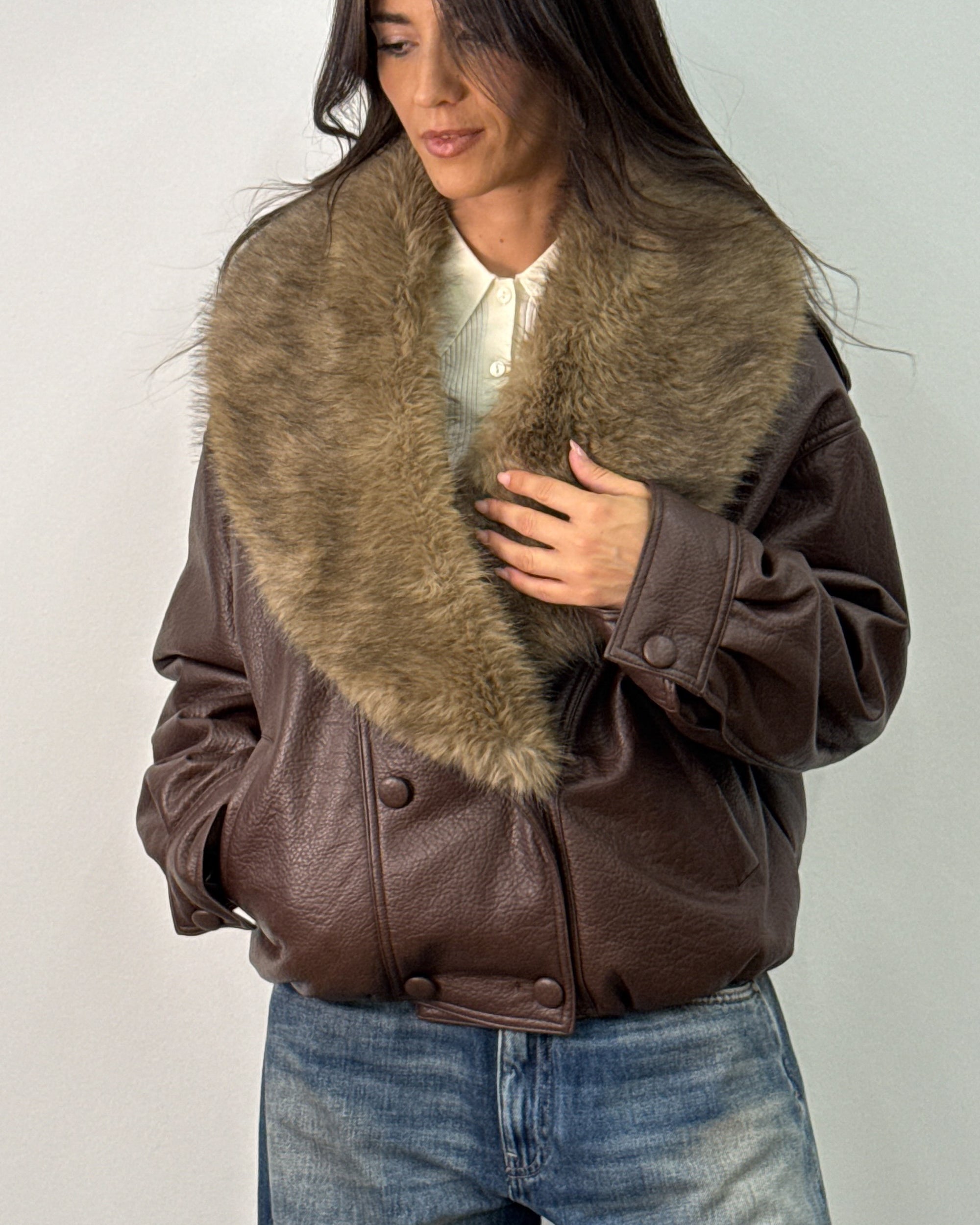 Bomber Imbottito in Ecopelle con Collo in Eco-Pelliccia - Coffee Bean | ISABELLE BLANCHE PARIS
